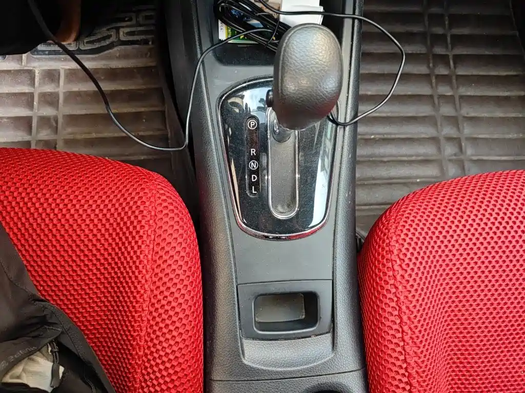 Nissan Tiida — миниатюра 15