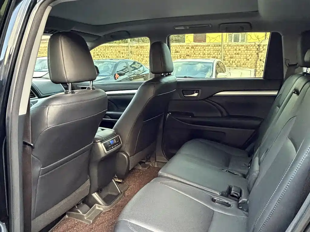 Toyota Highlander — миниатюра 6
