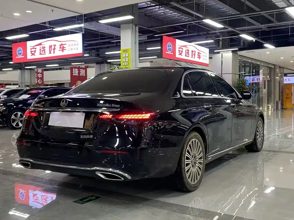 MERCEDES-BENZ E CLASS