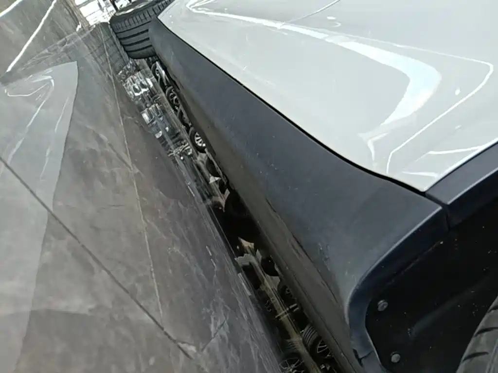 Tesla Model Y — миниатюра 22