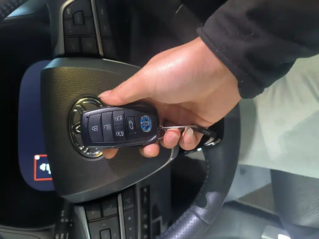 Toyota Sienna — миниатюра 9