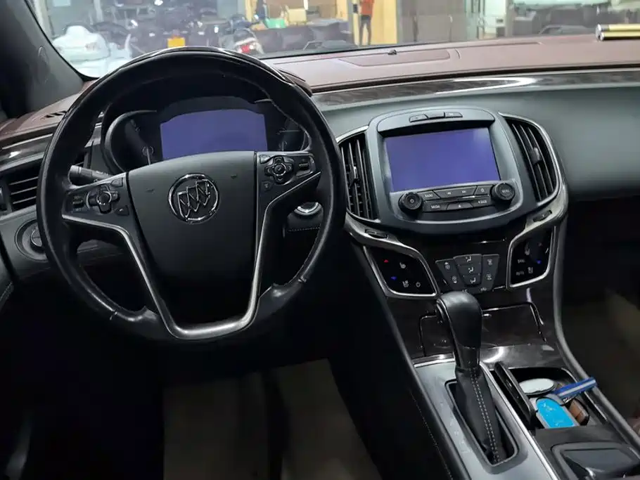 Buick LaCrosse — миниатюра 12