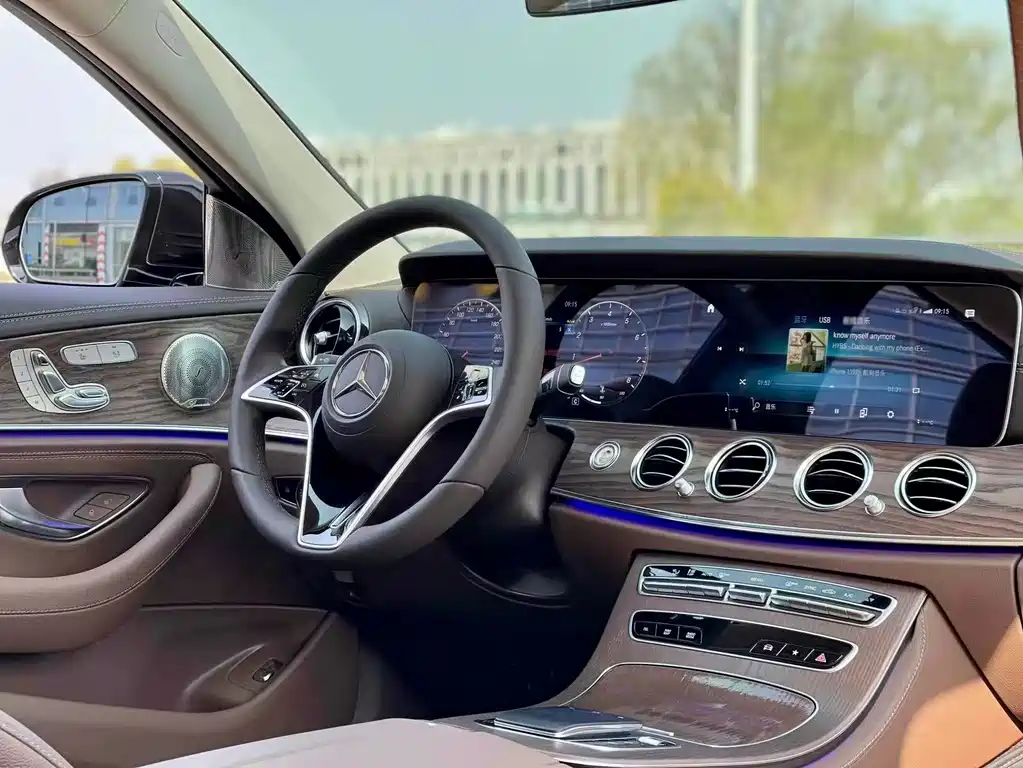 Mercedes-Benz E-Class — миниатюра 7