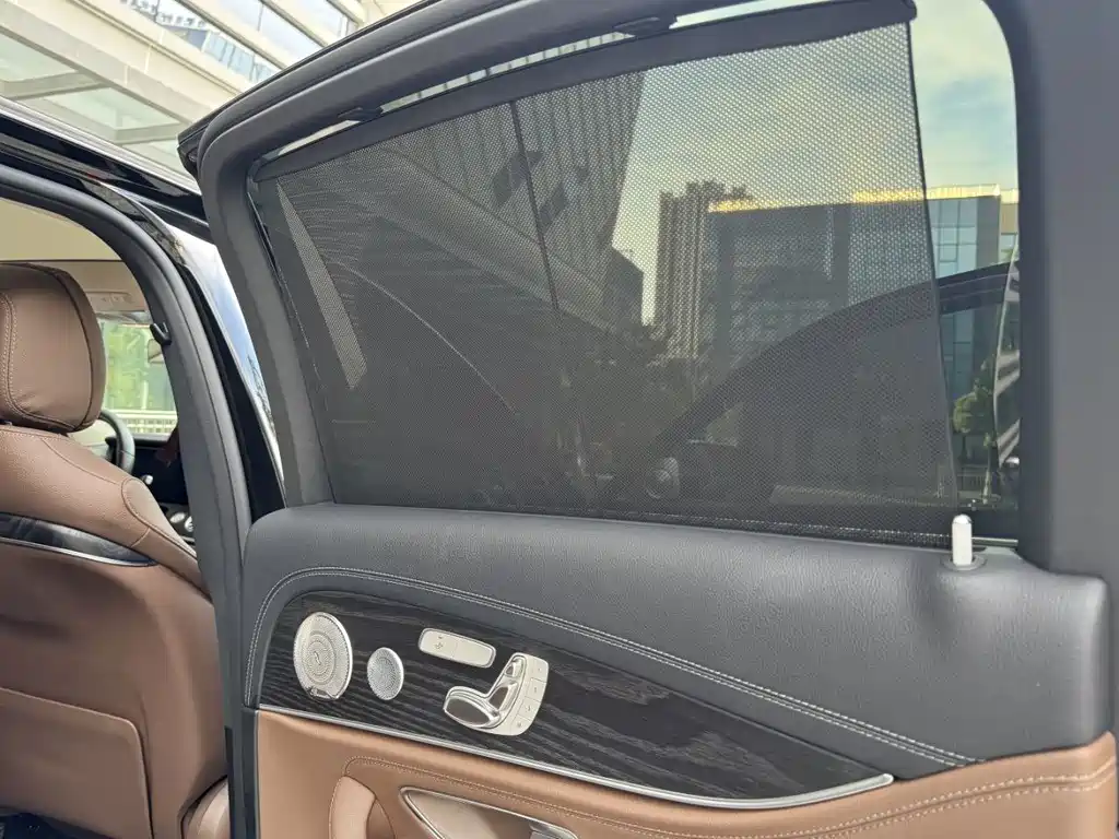 Mercedes-Benz E-Class — миниатюра 12