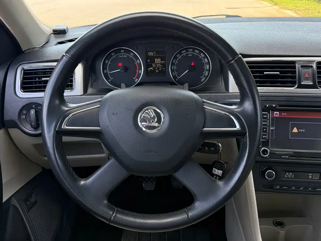 Skoda Rapid — миниатюра 10