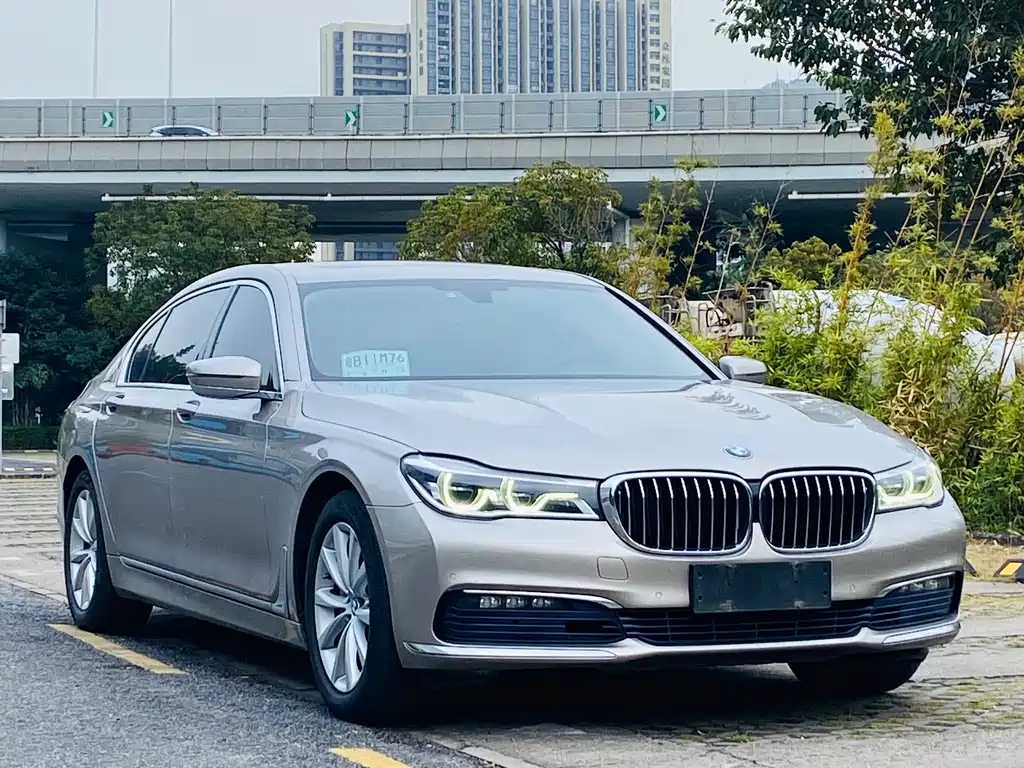 BMW 7 SERIES