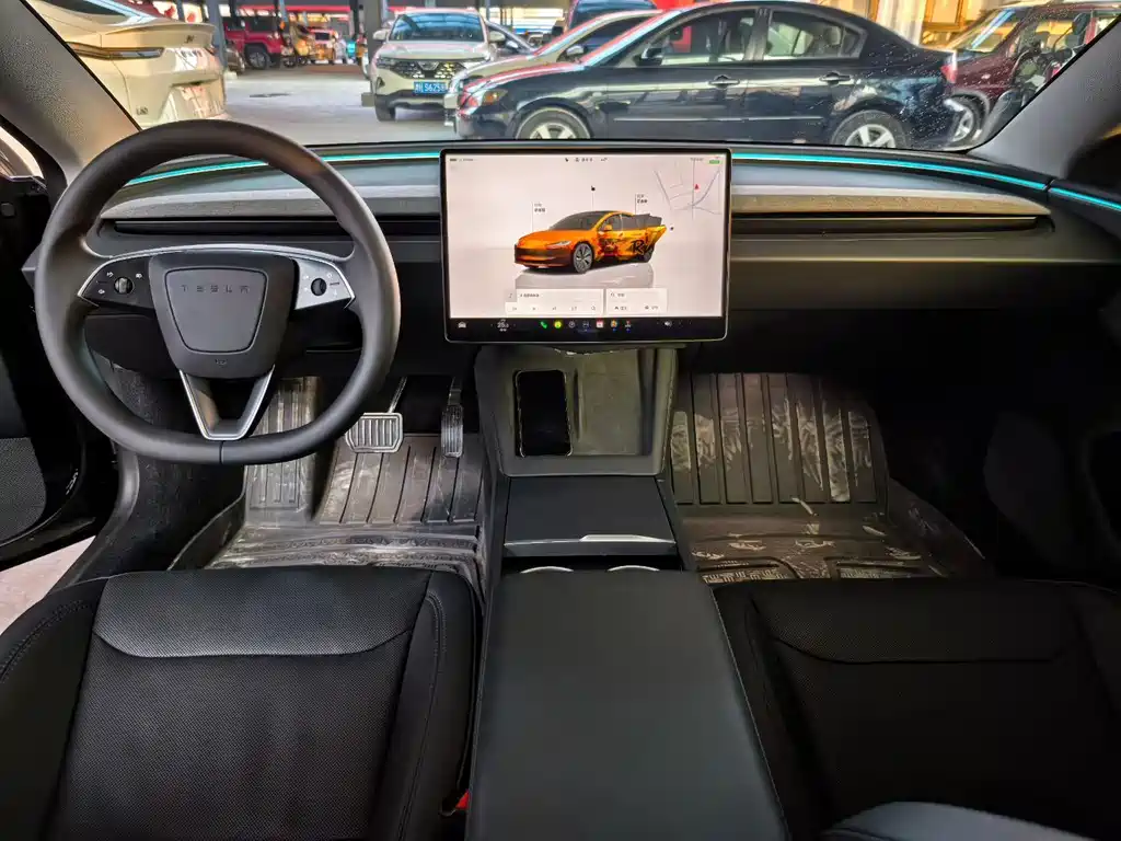 TESLA MODEL 3