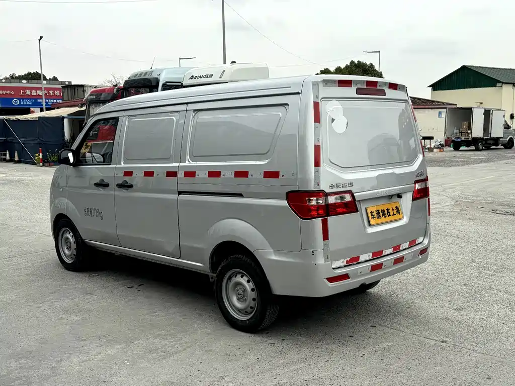 Jinbei X30 2024 1.5L 2/5 мест