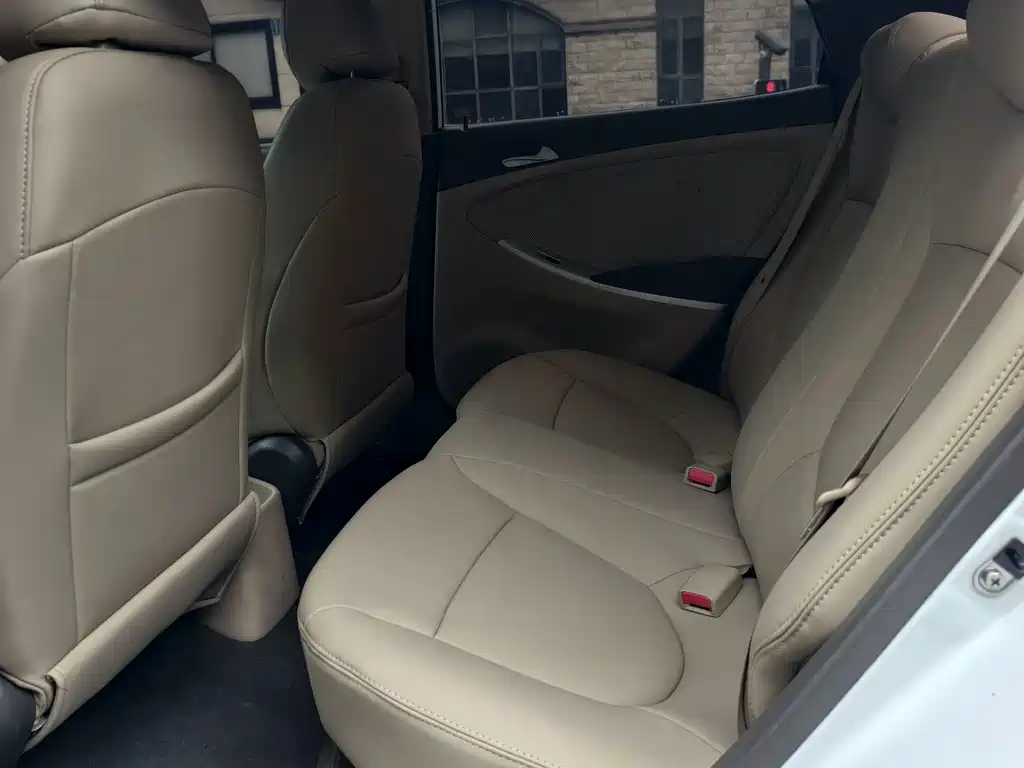 Hyundai Verna — миниатюра 4