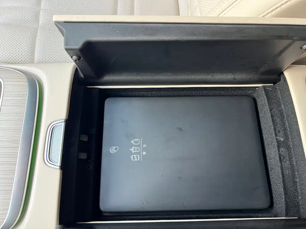 Changan Deepal DARK BLUE S09