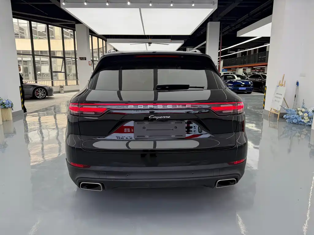 Porsche Cayenne — миниатюра 14
