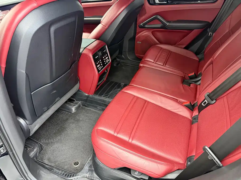 Porsche Cayenne — миниатюра 11