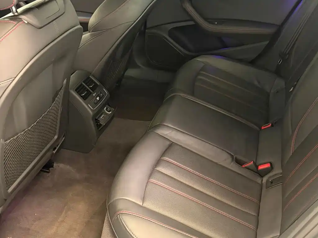 Audi A4L — миниатюра 7