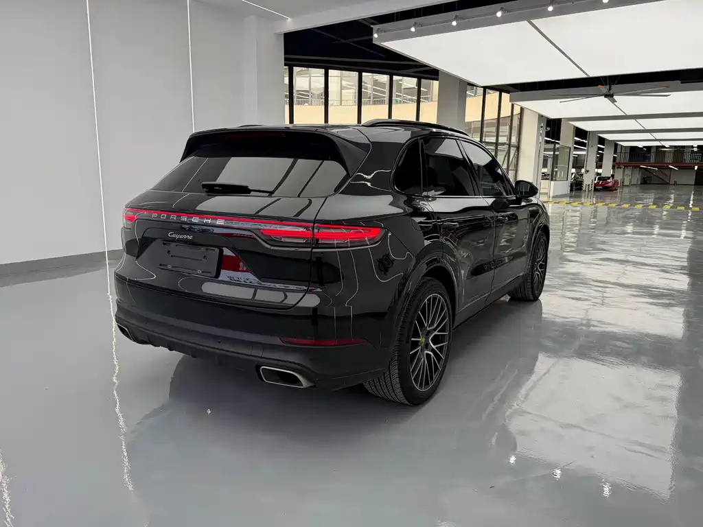 Porsche Cayenne — миниатюра 15