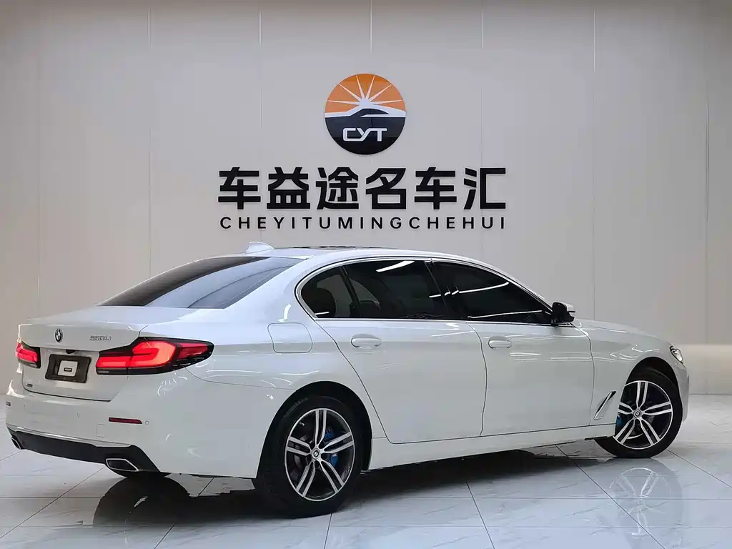 BMW 5 Series — миниатюра 6