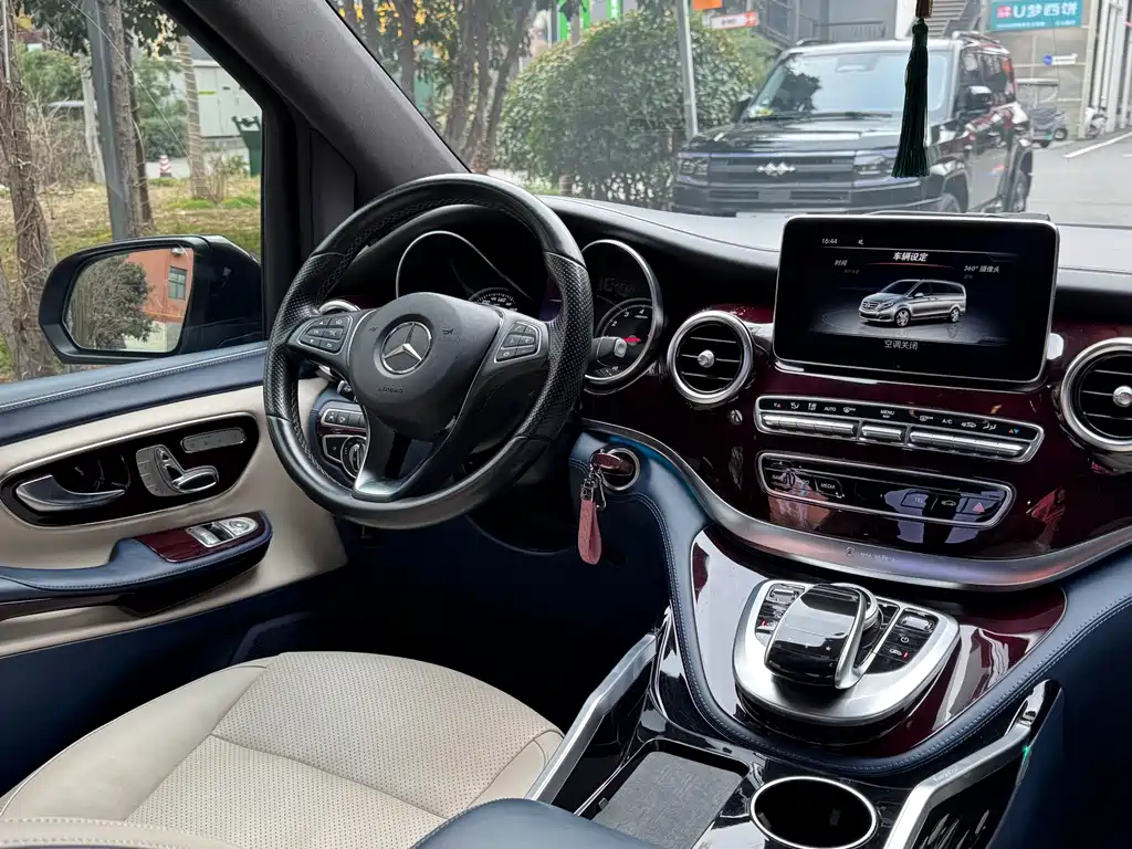 MERCEDES-BENZ V CLASS