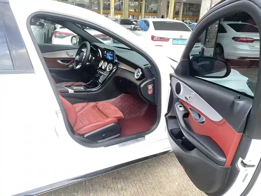Mercedes-Benz C-Class — миниатюра 6