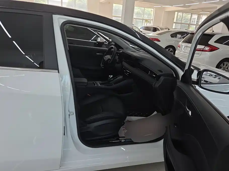 Roewe i5 — миниатюра 8