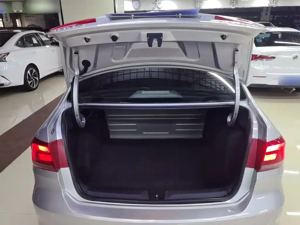 Volkswagen Santana — миниатюра 19