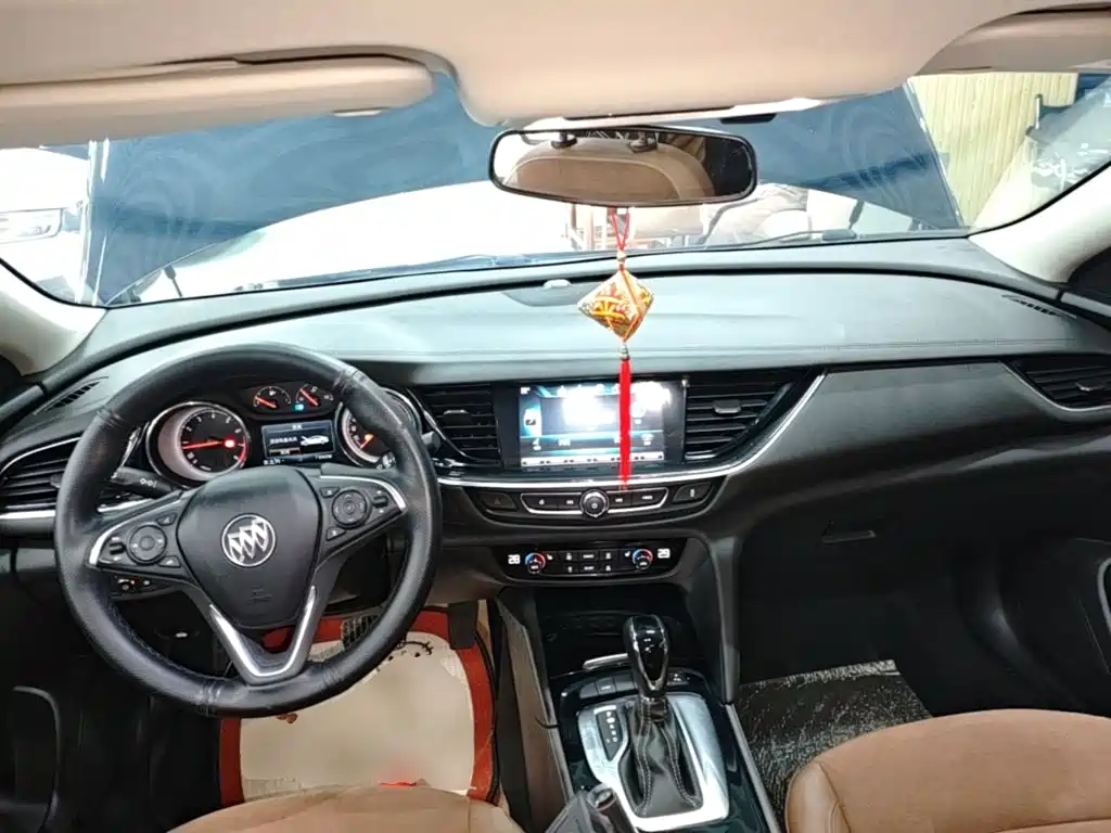 Buick Regal — миниатюра 10