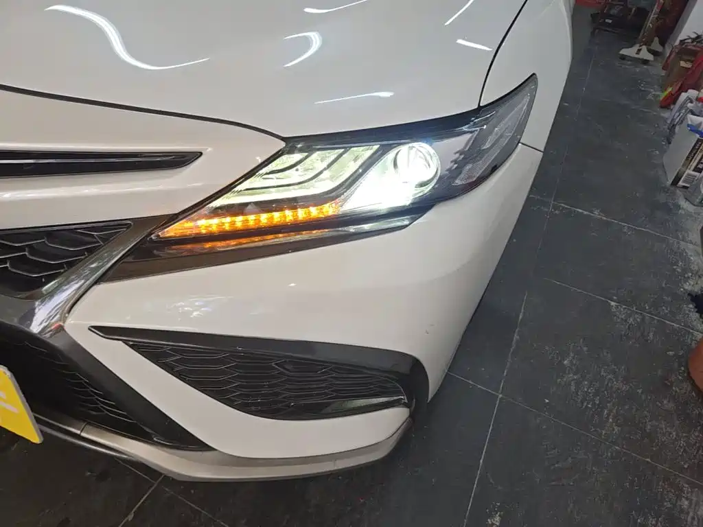 Toyota Camry — миниатюра 18
