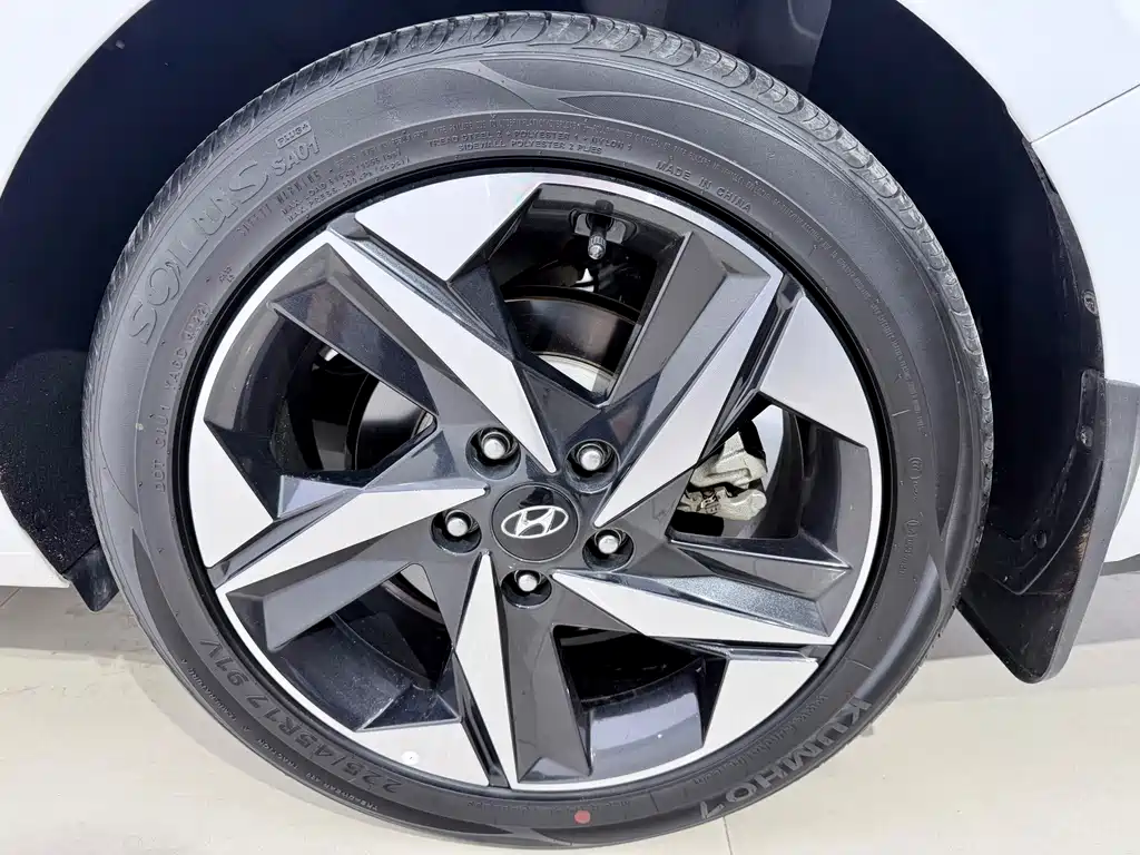 Hyundai Elantra — миниатюра 15