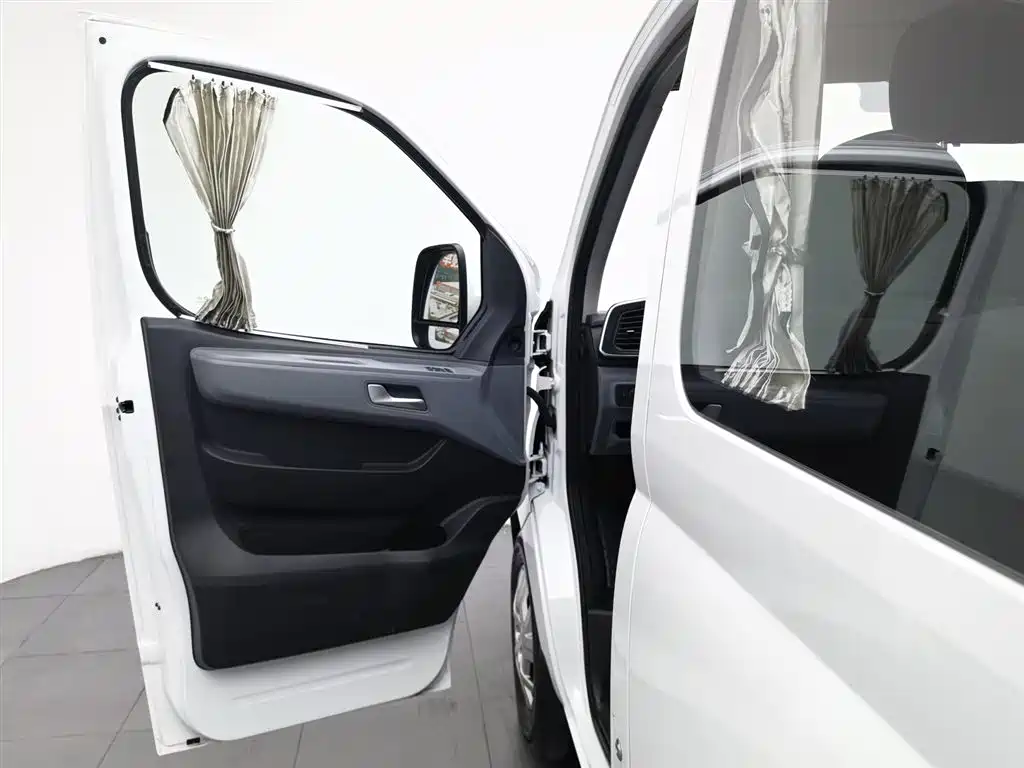 Maxus V80 2025 PRO 2.0T AT 5/6 мест