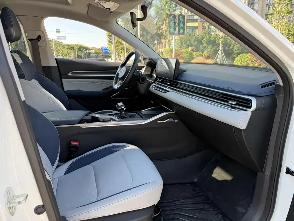 GEELY AUTOMOBILE EMGRAND