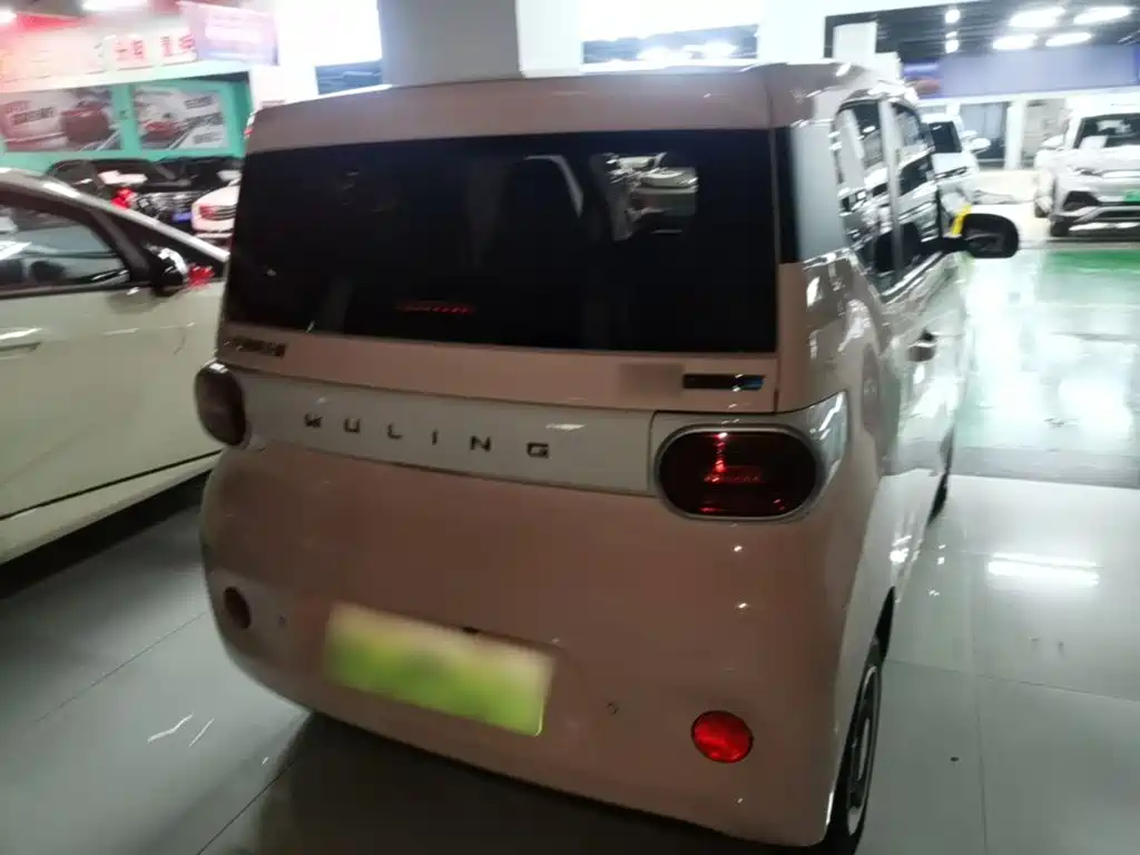 Wuling MINIEV — миниатюра 6