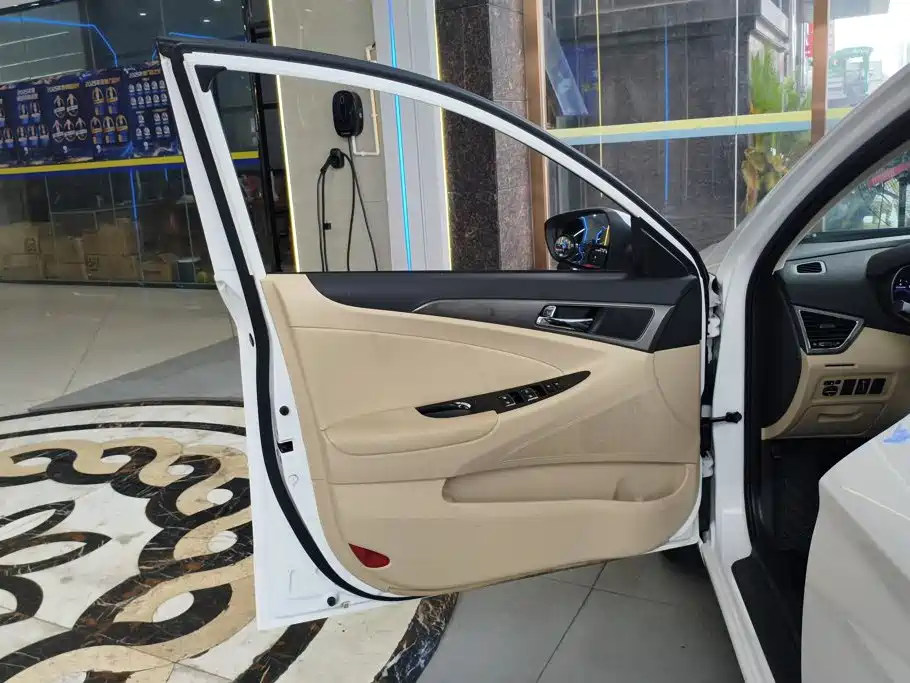 Changan Eado — миниатюра 7