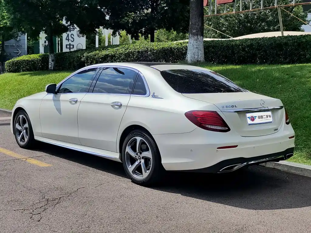 Mercedes-Benz E-Class — миниатюра 4