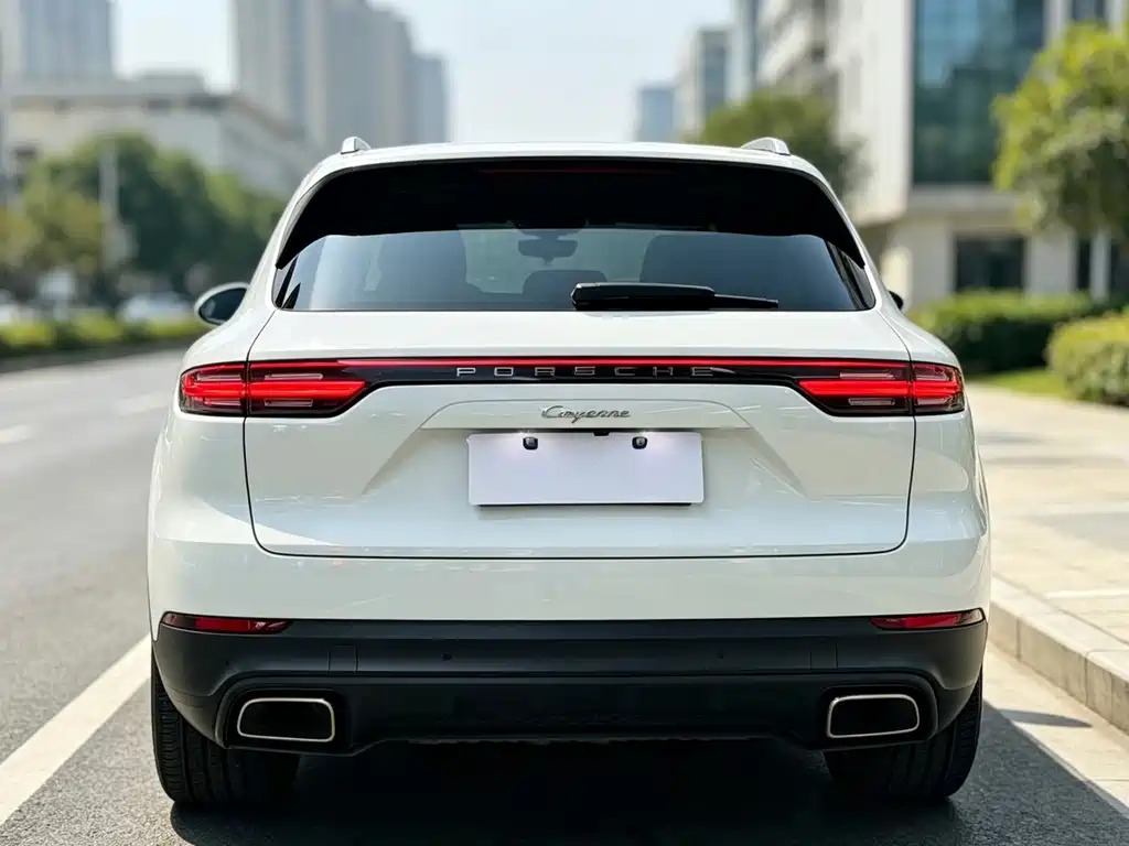 Porsche Cayenne — миниатюра 13