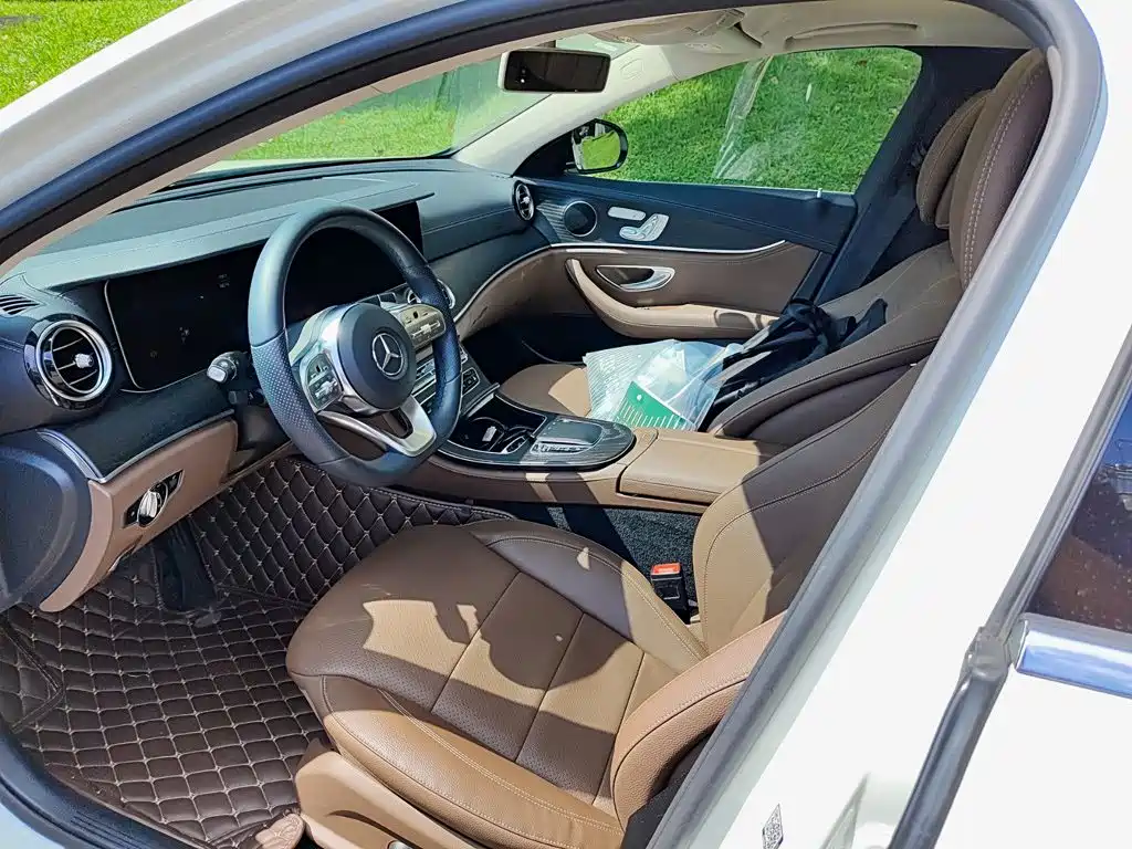 Mercedes-Benz E-Class — миниатюра 7