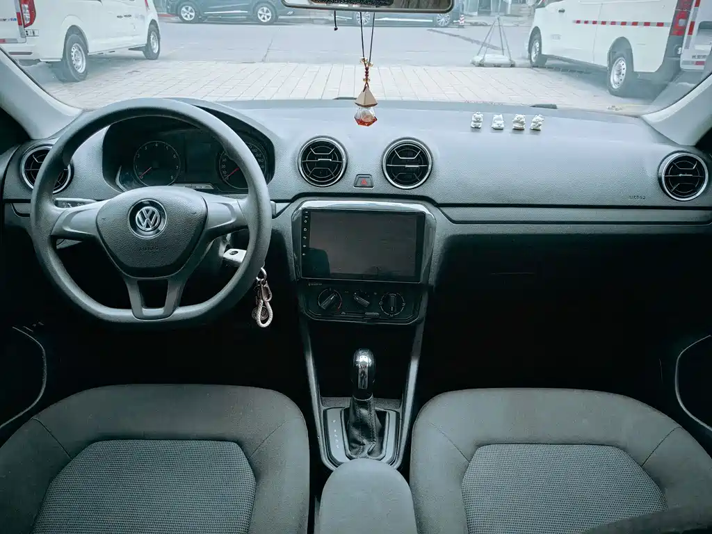 Volkswagen Jetta — миниатюра 7
