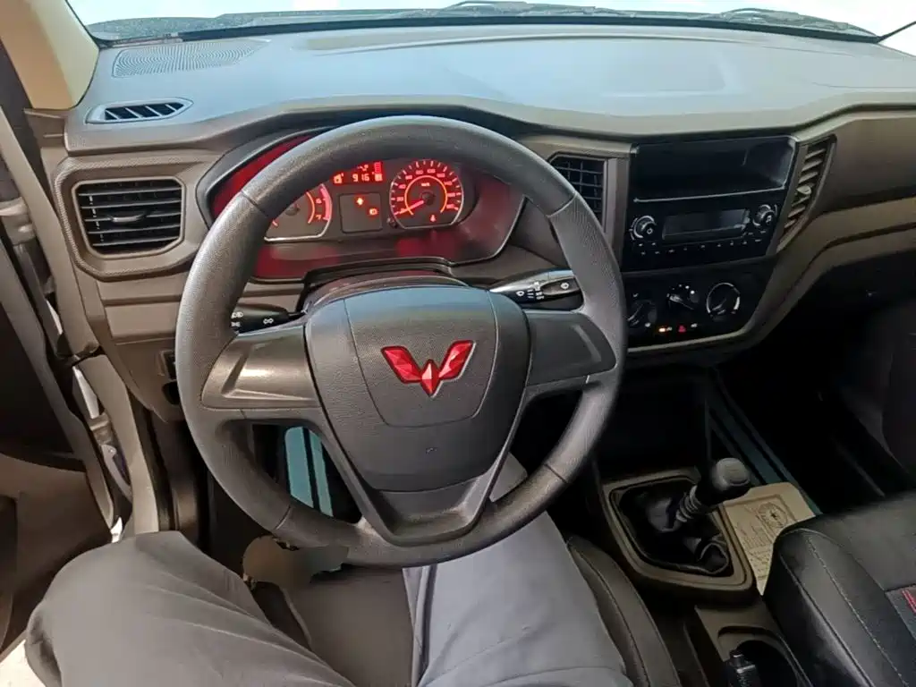 Wuling Hongguang V — миниатюра 10