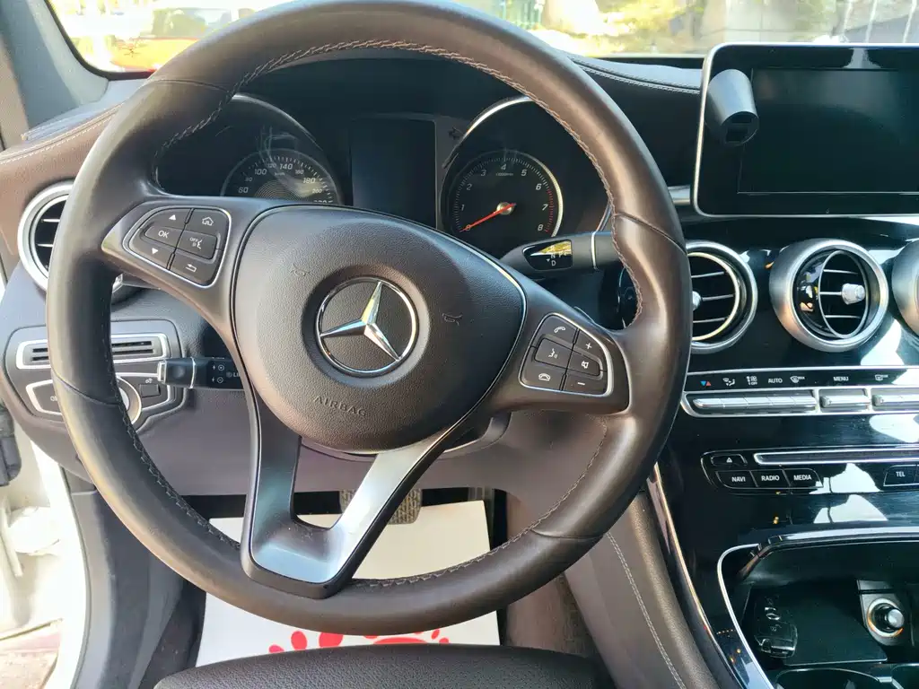 Mercedes-Benz GLC — миниатюра 8