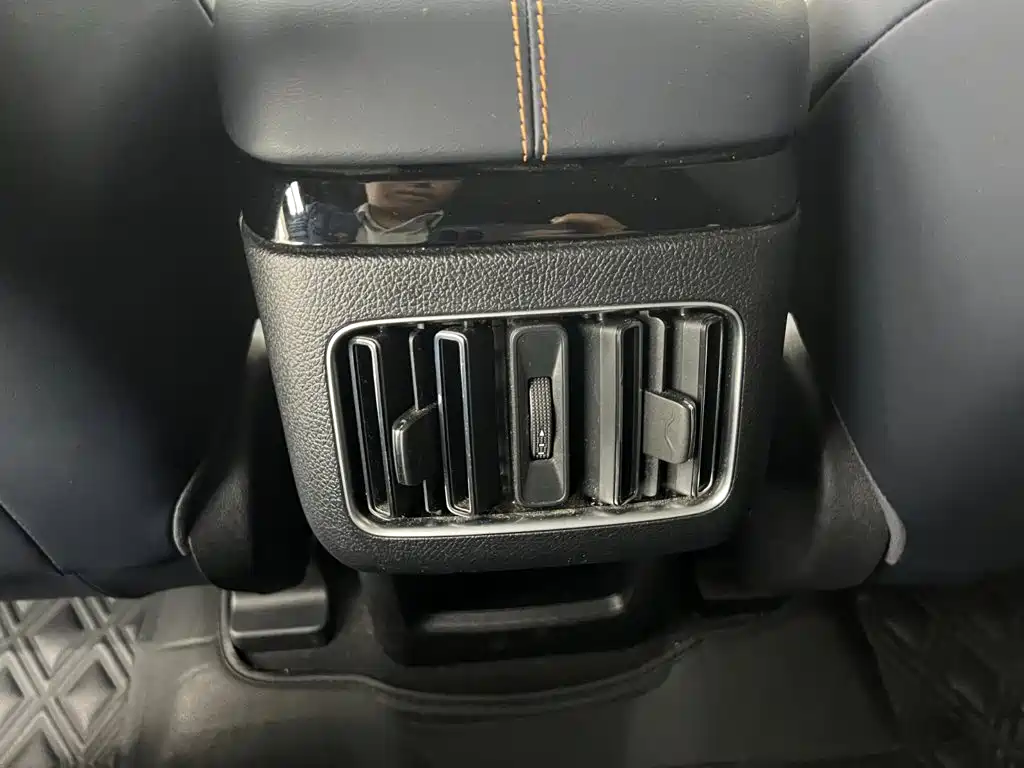 BYD PLUS New Energy — миниатюра 7