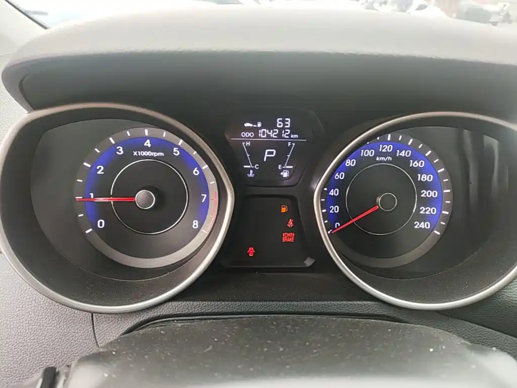 Hyundai Elantra Langdong — миниатюра 12
