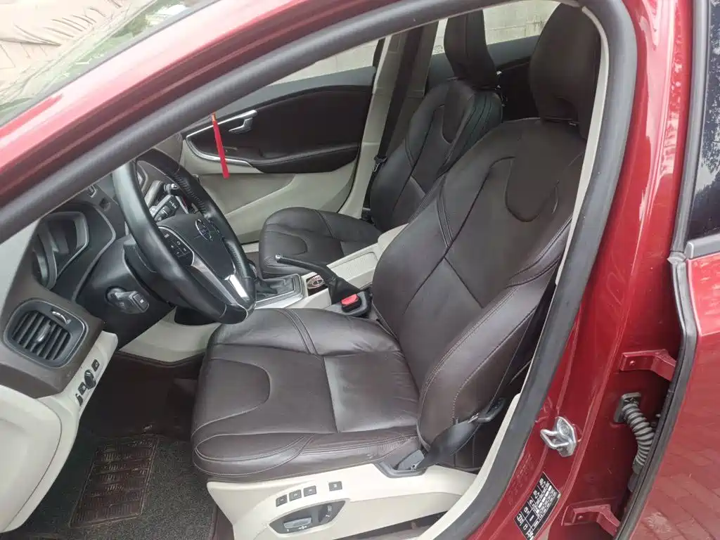 Volvo V40 — миниатюра 8