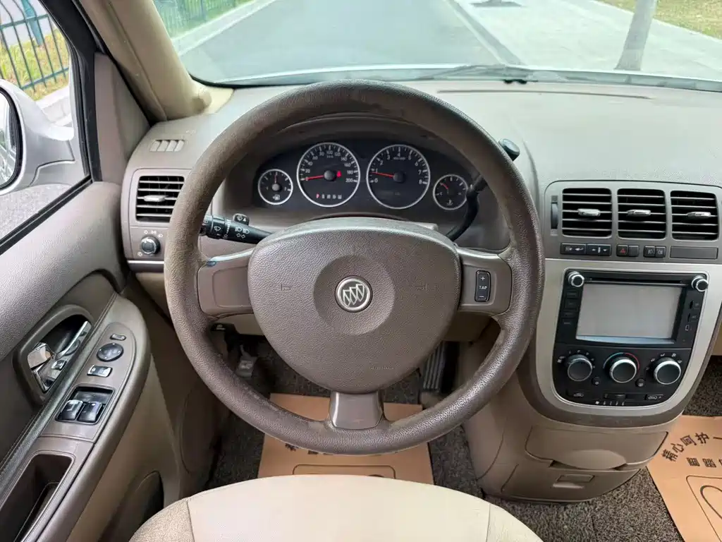 Buick GL8 — миниатюра 7