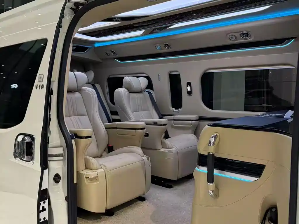 Toyota Hiace — миниатюра 5