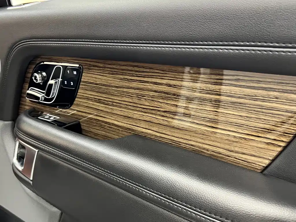 Land Rover Range Rover — миниатюра 18