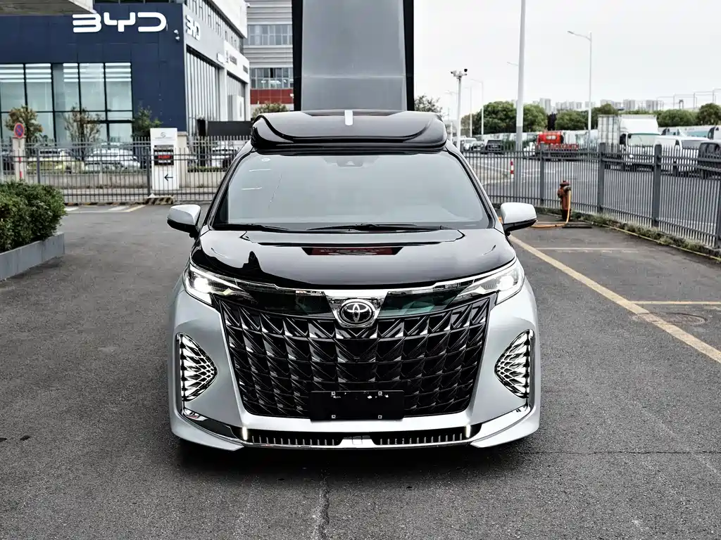 Toyota Granvia 2024 2.5L Comfort