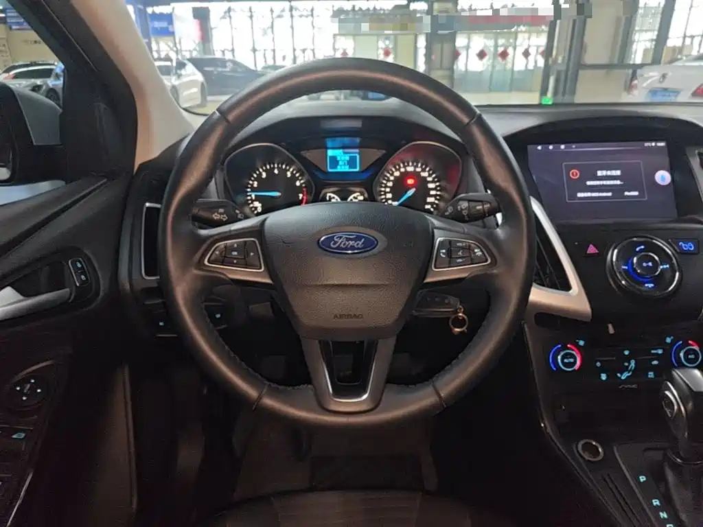 Ford Focus — миниатюра 11