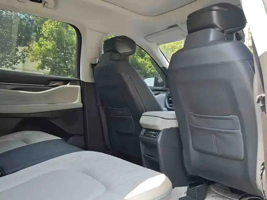 Ford Edge — миниатюра 8