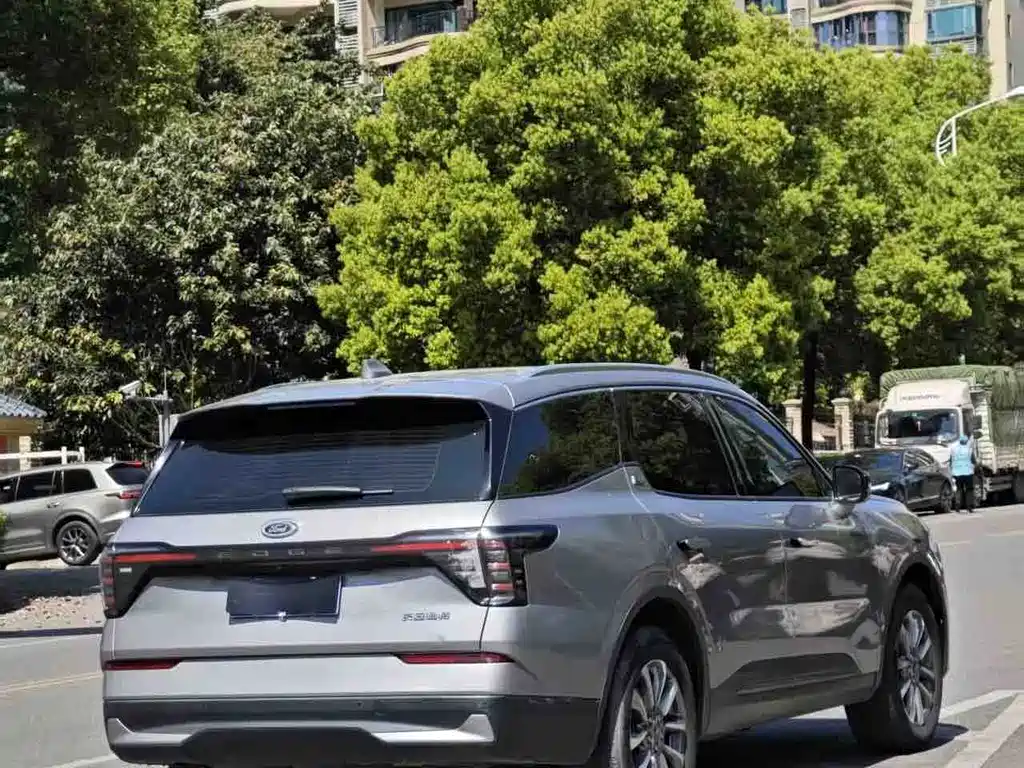 Ford Edge — миниатюра 12