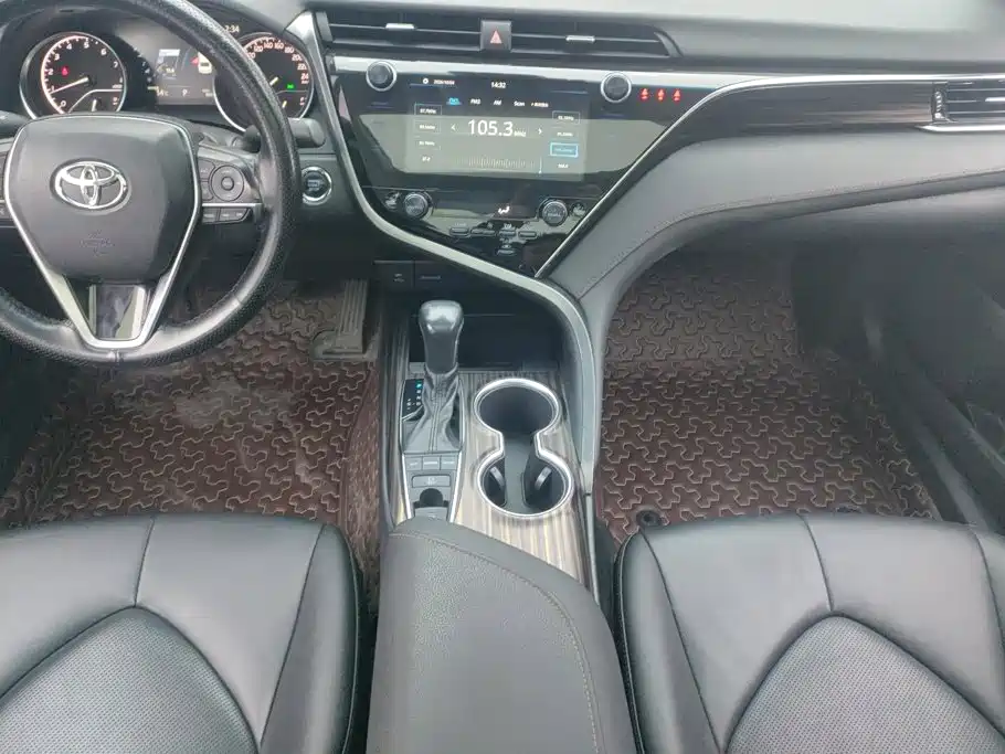 Toyota Camry — миниатюра 16