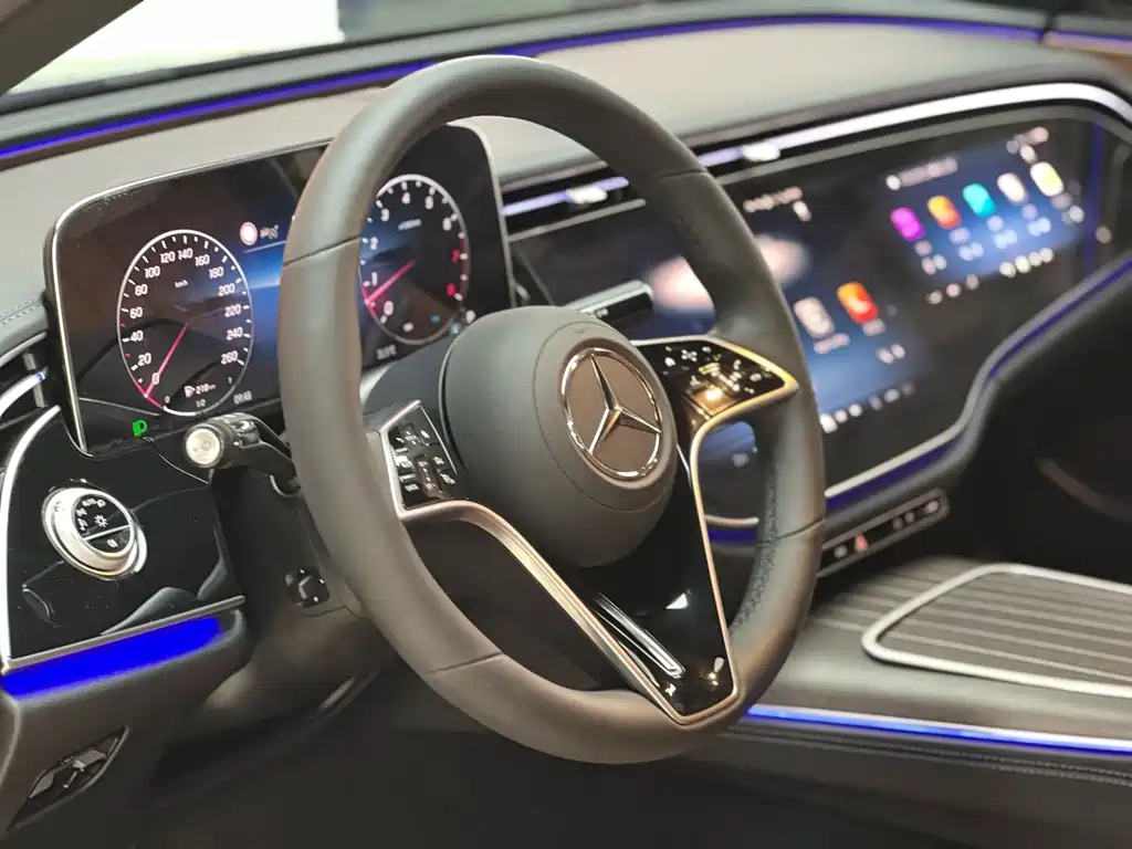 Mercedes-Benz E-Class — миниатюра 7