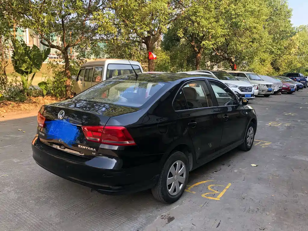 Volkswagen Santana — миниатюра 3