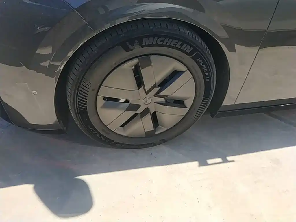 Li Auto Li MEGA — миниатюра 25